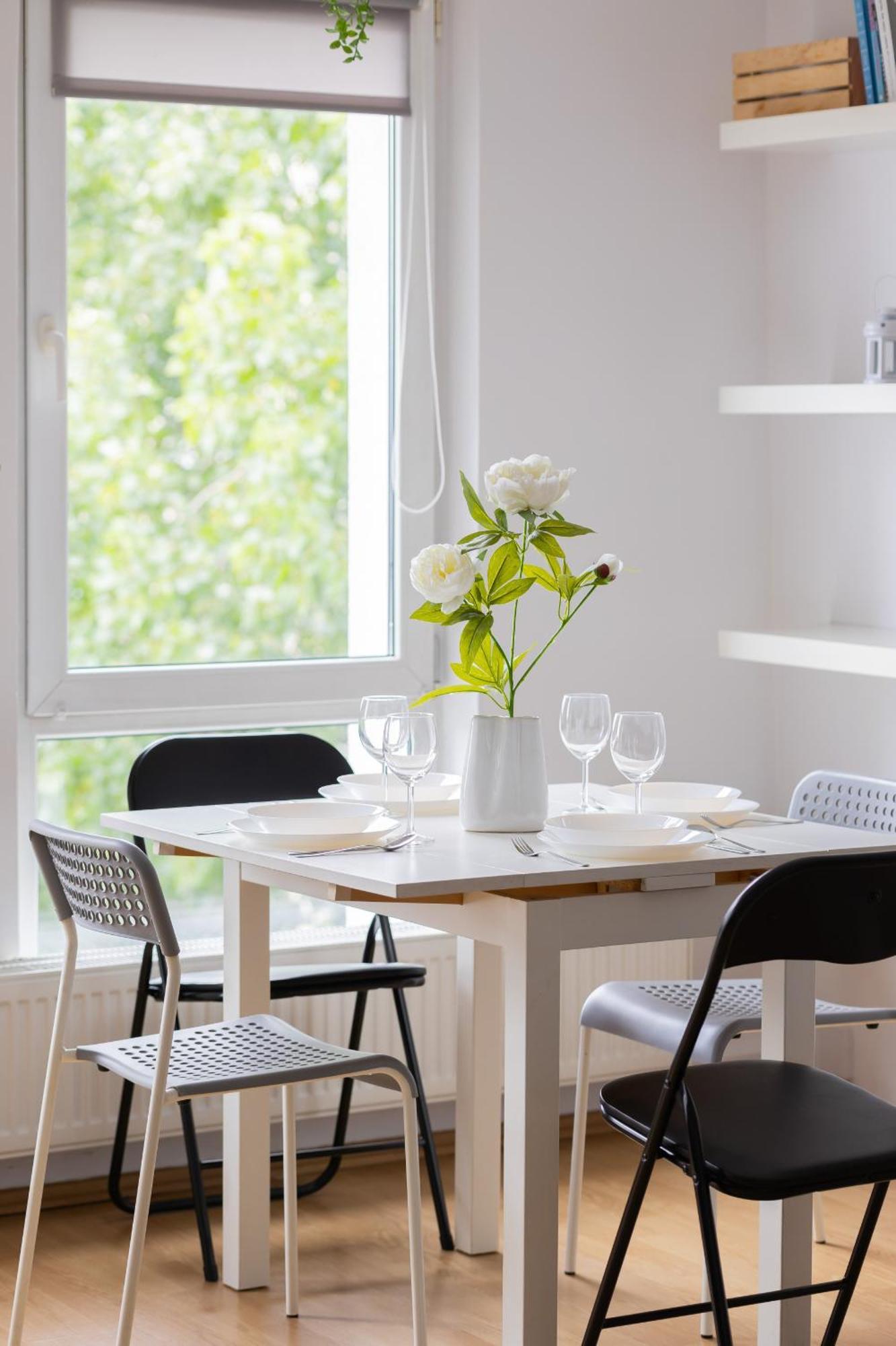 Rodzinne Studio Dla 4 Osob W Centrum Warszawy By Noclegi Renters Warschau Buitenkant foto